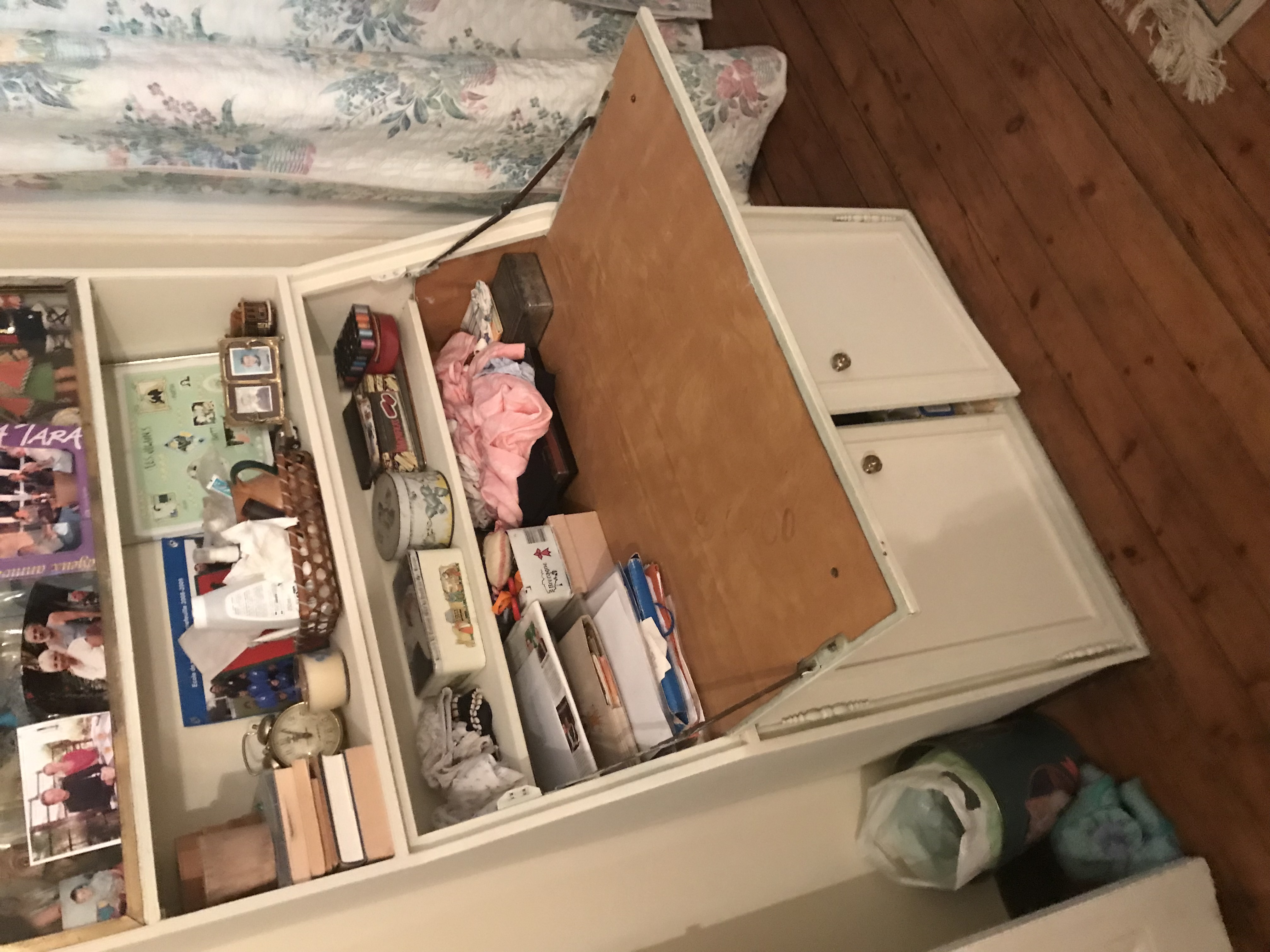 Secretaire Vitrine - Image 1